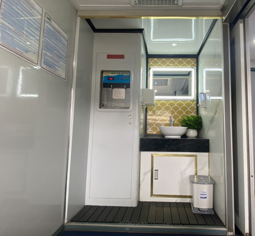 Khu vực lấy nước nóng trên tàu hoả